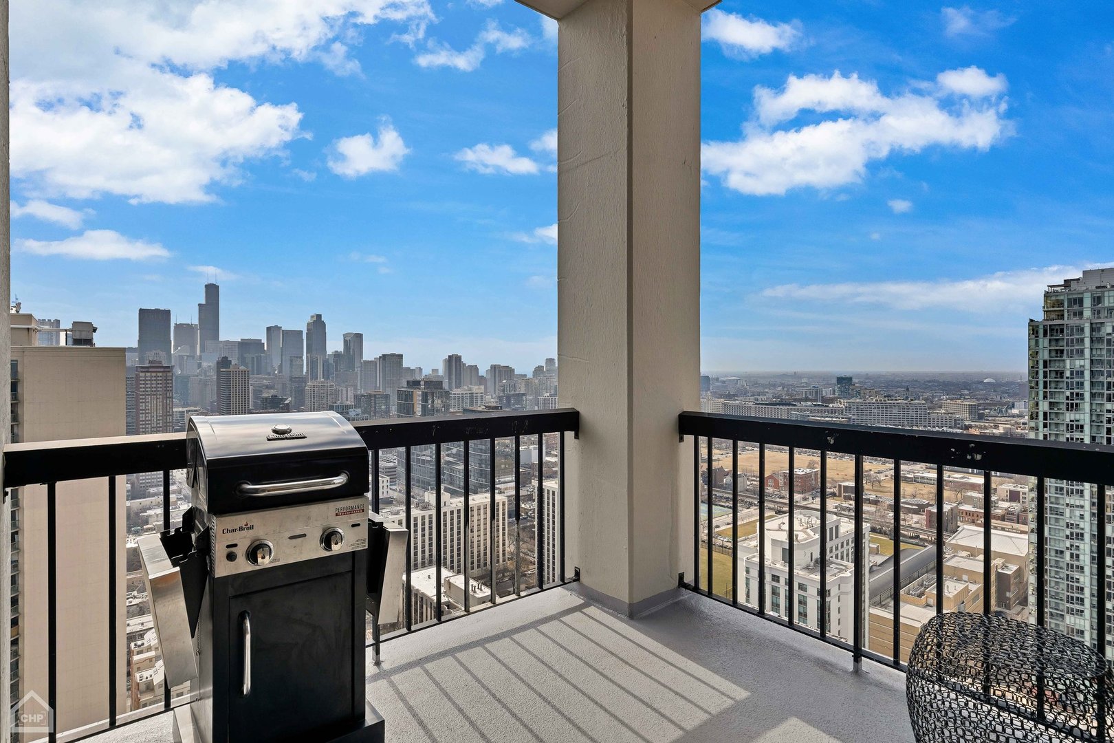 1122 N Clark Street Unit: 3901
