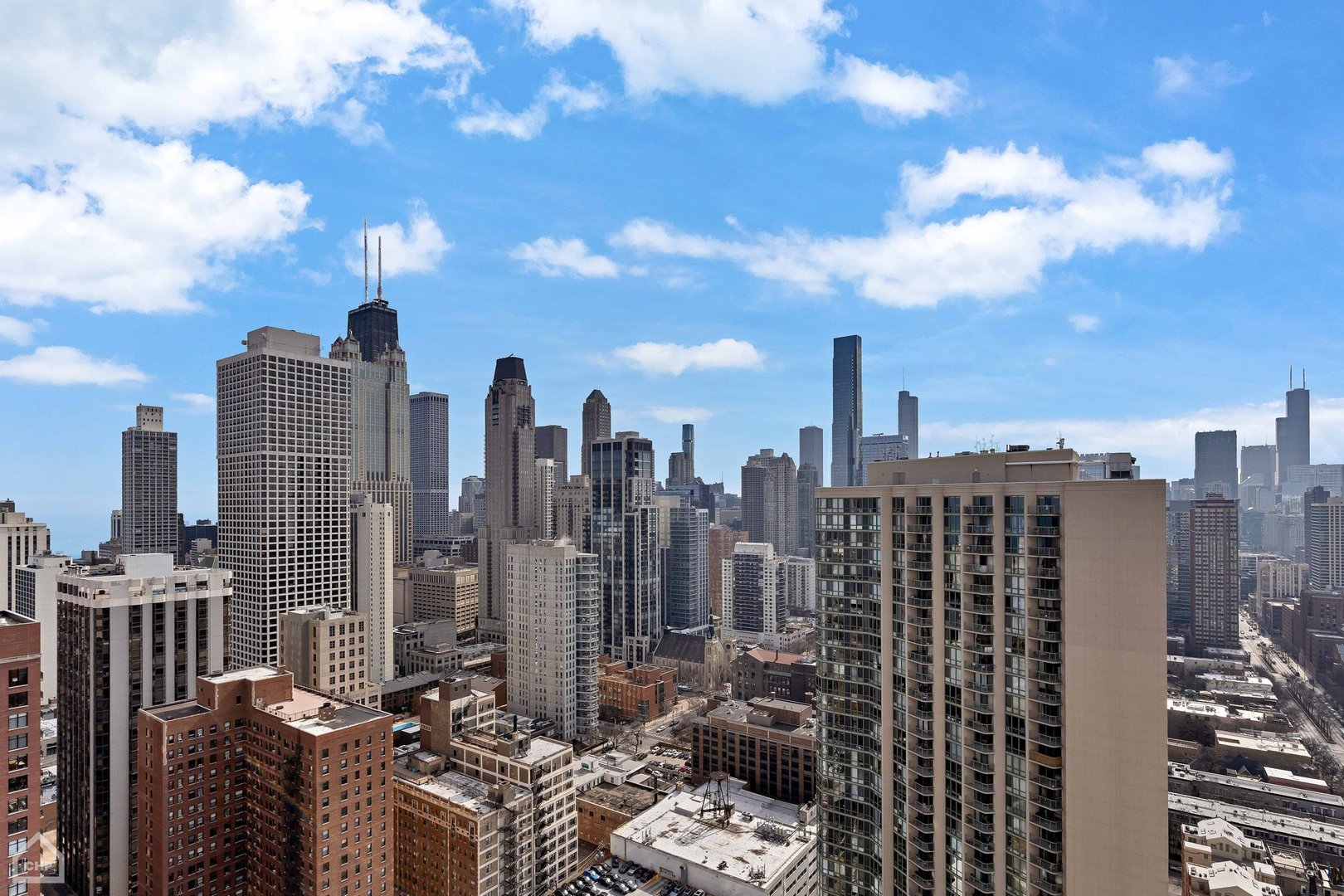 1122 N Clark Street Unit: 3901