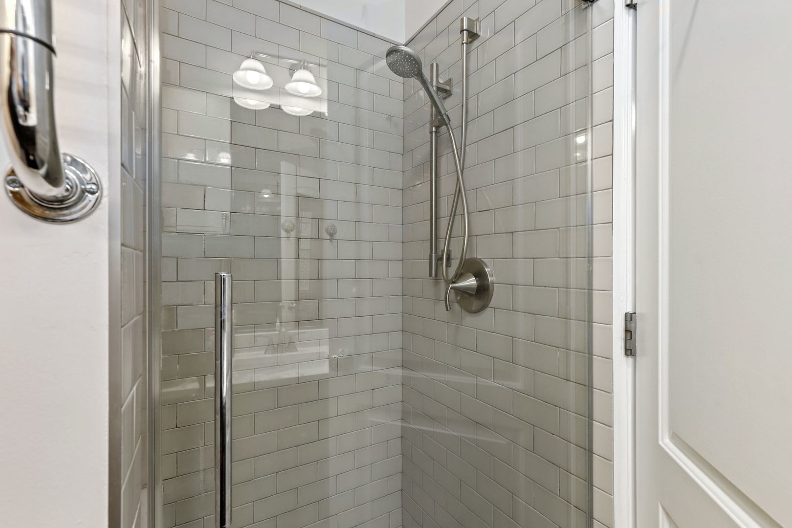 3957 N Hermitage Avenue Unit: 1