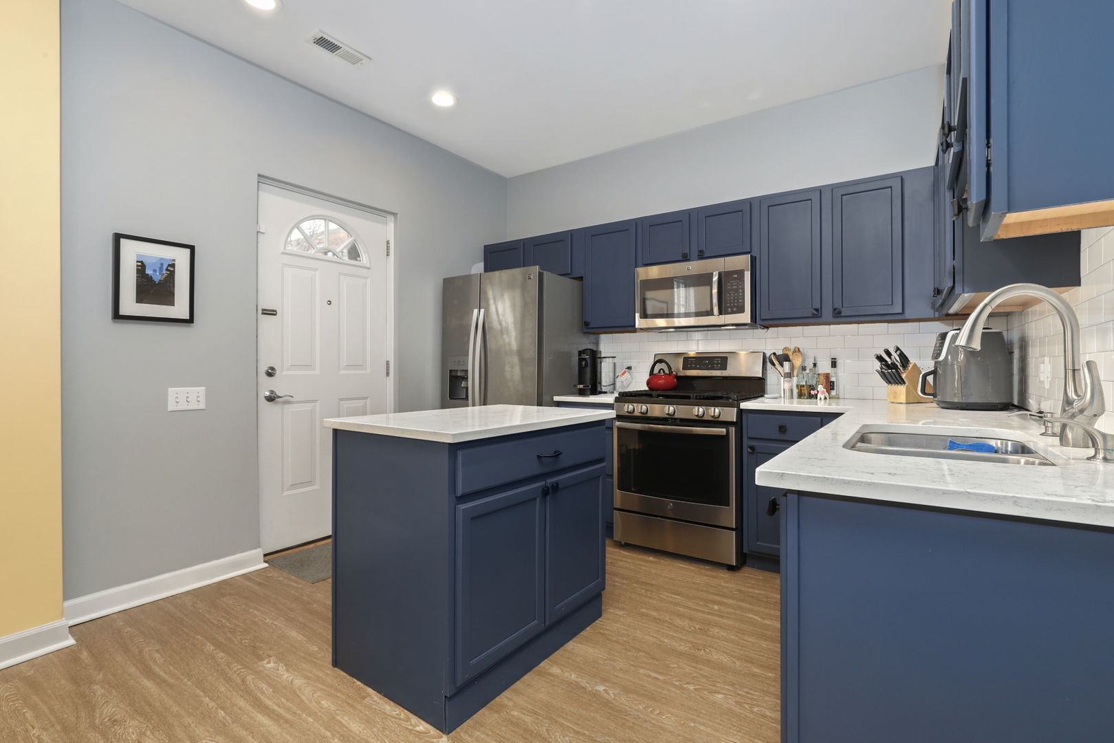 3957 N Hermitage Avenue Unit: 1