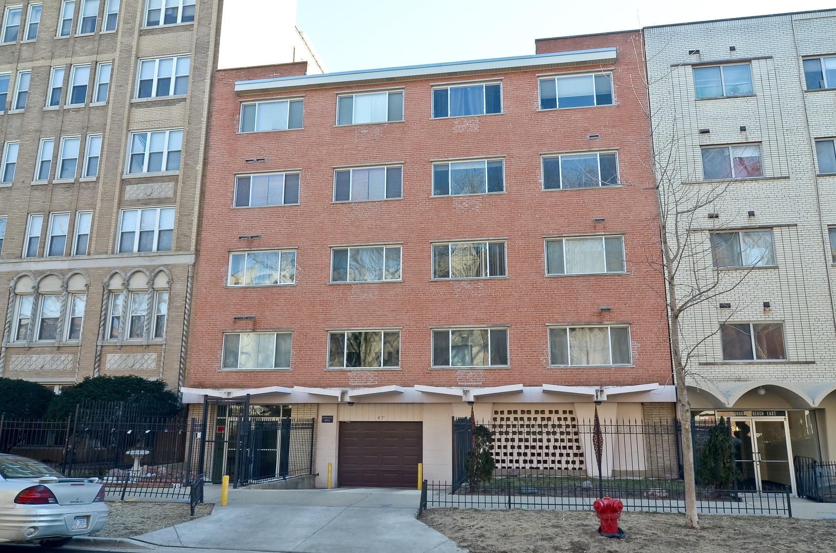 5953 N KENMORE Avenue Unit: 302