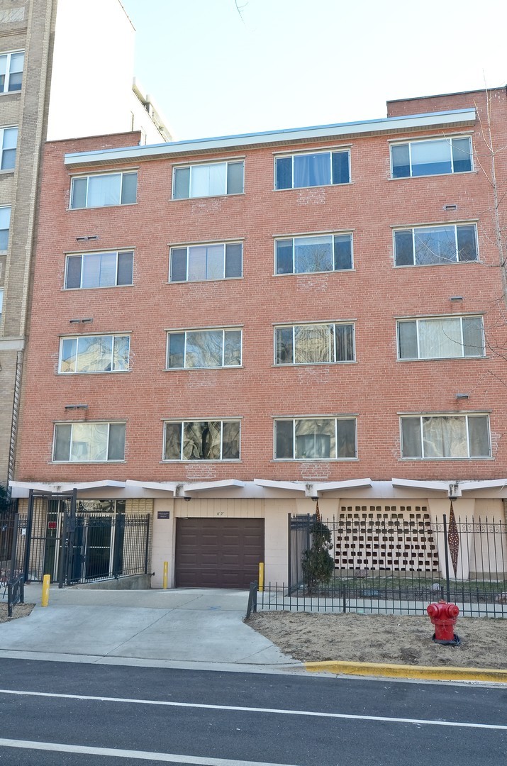 5953 N KENMORE Avenue Unit: 302