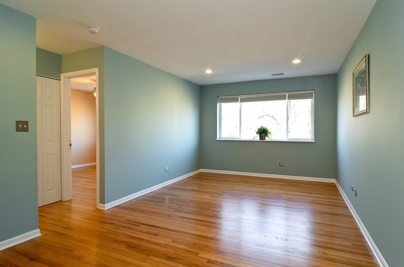 5953 N KENMORE Avenue Unit: 302