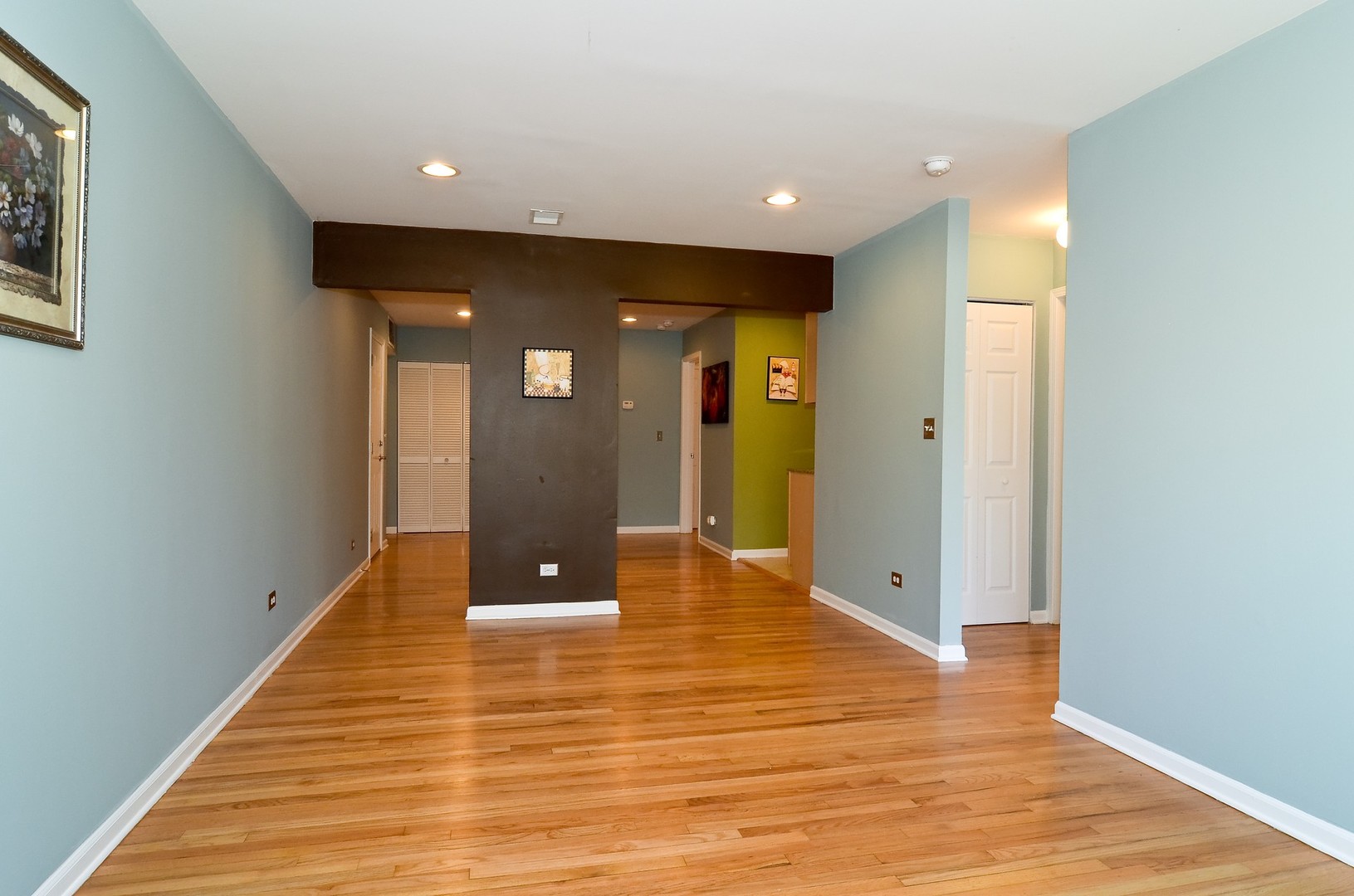 5953 N KENMORE Avenue Unit: 302
