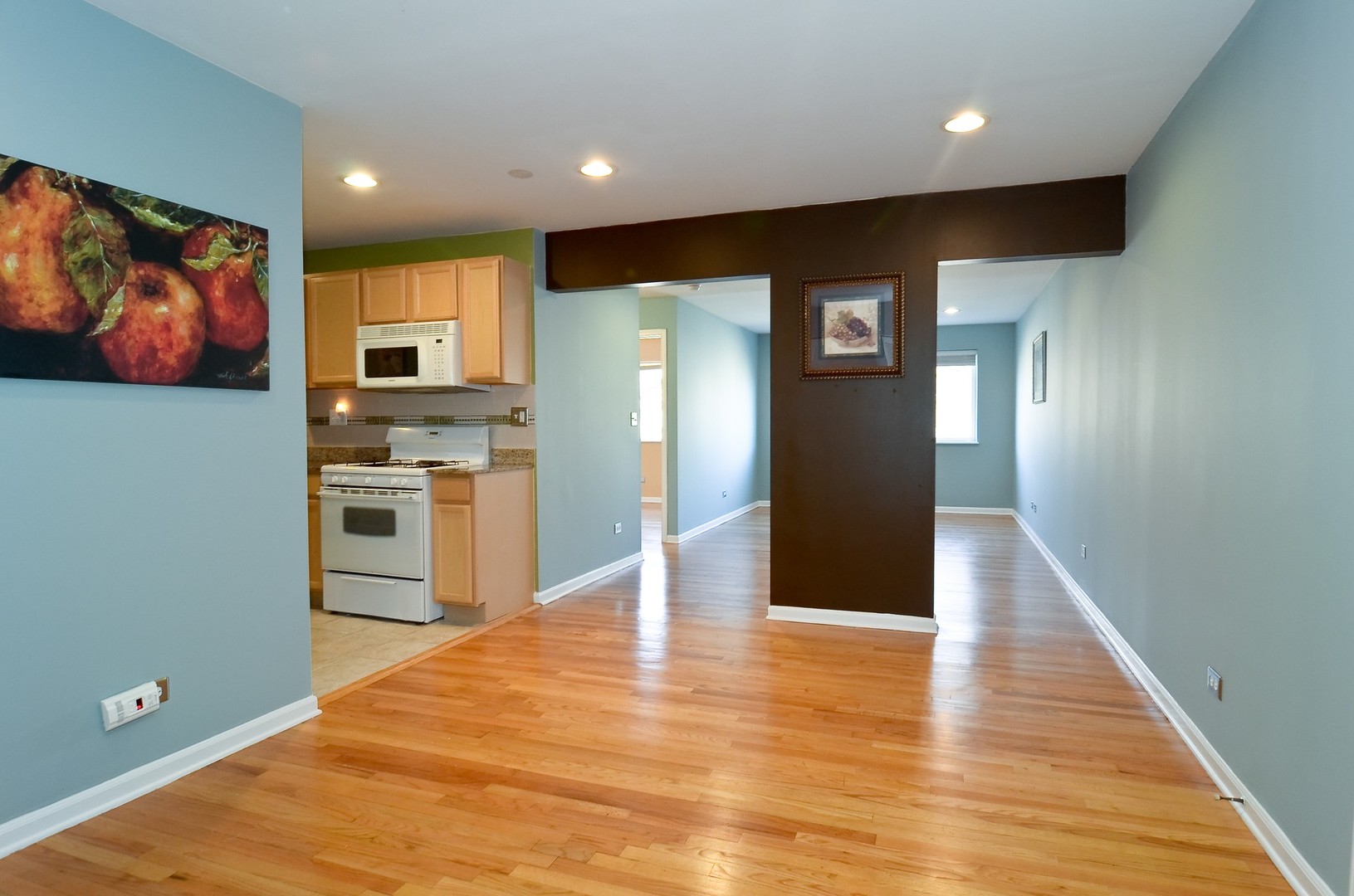 5953 N KENMORE Avenue Unit: 302