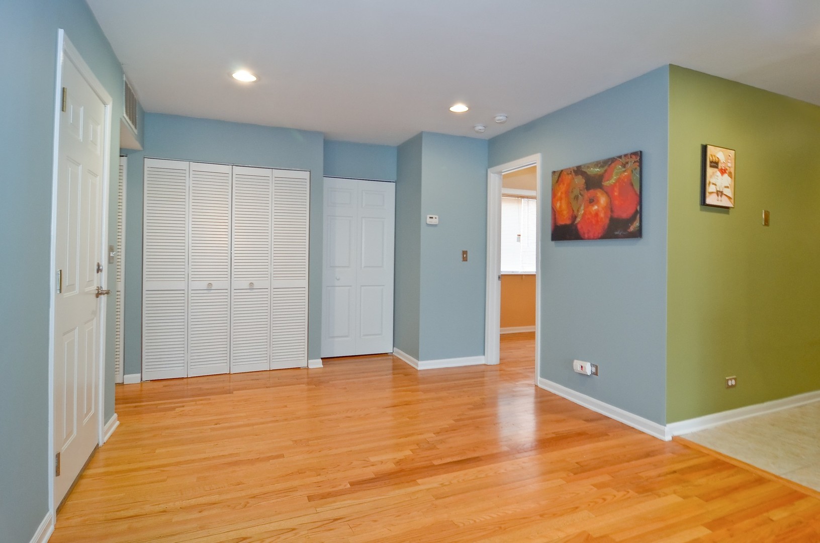 5953 N KENMORE Avenue Unit: 302