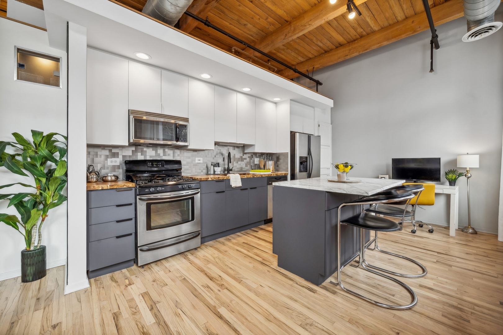 1259 N Wood Street Unit: 104