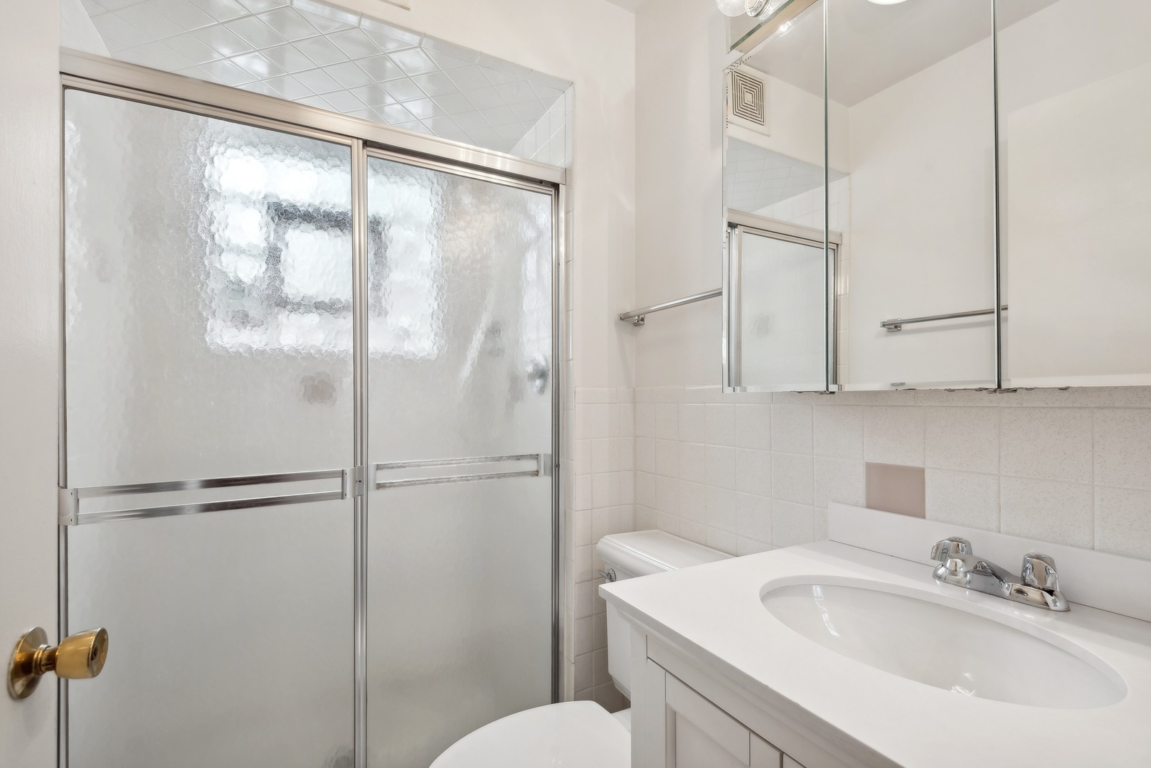 8021 KNOX Avenue Unit: 1