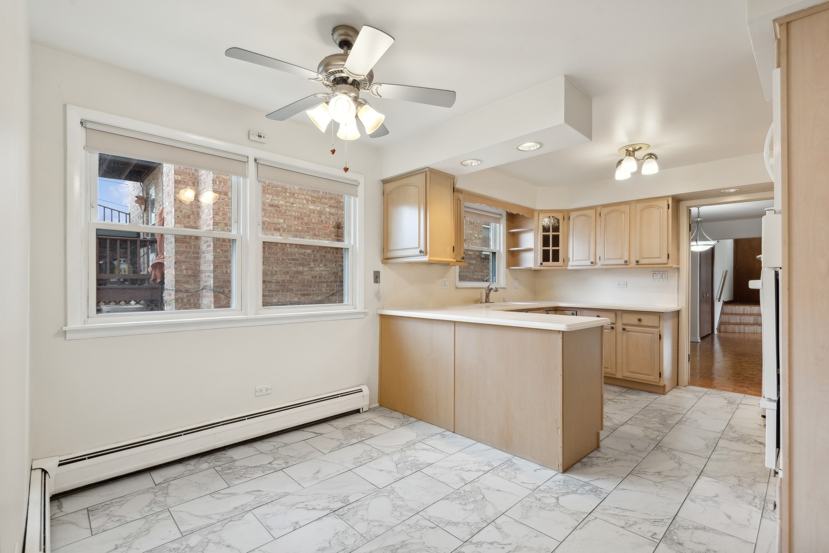 8021 KNOX Avenue Unit: 1