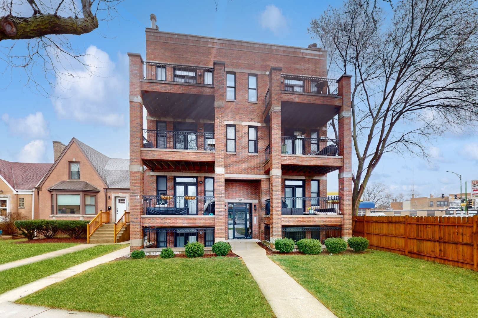 5605 N Miltimore Avenue Unit: 3N