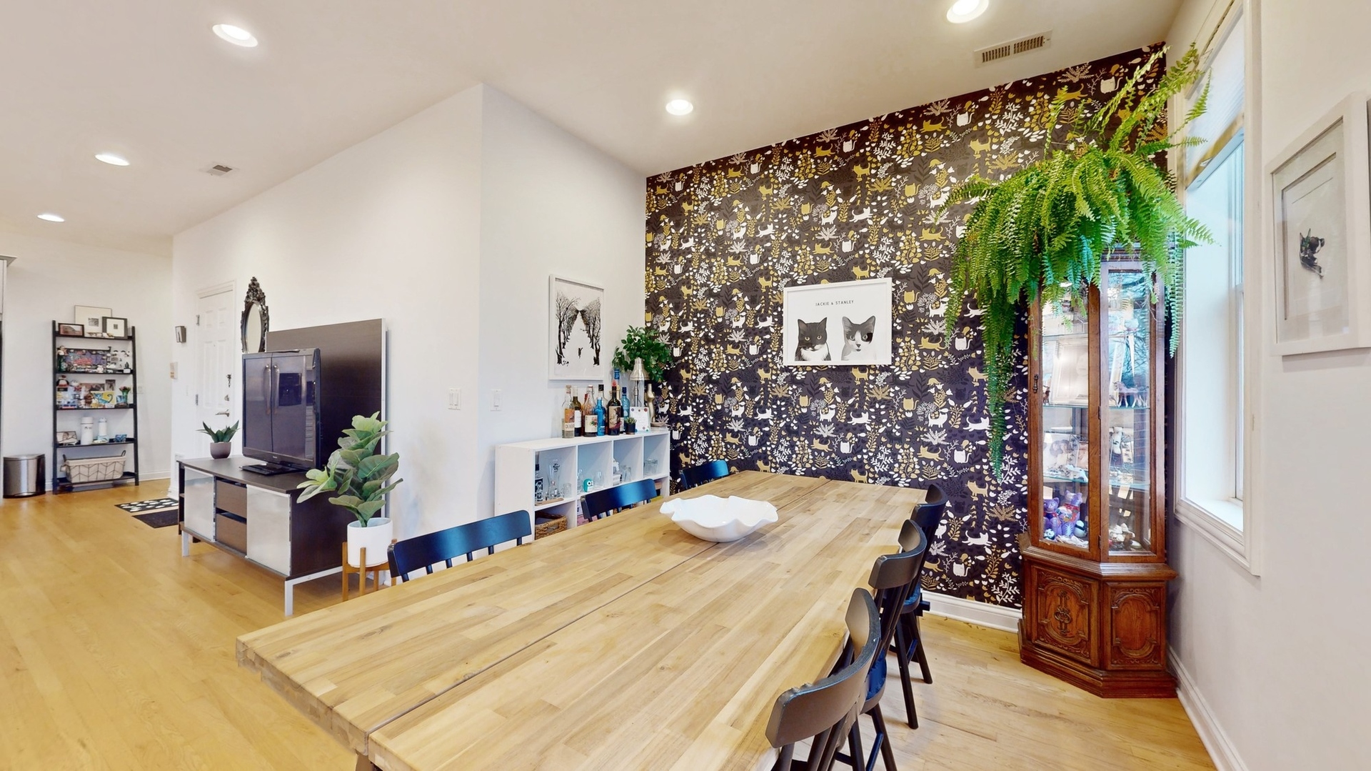 5605 N Miltimore Avenue Unit: 3N