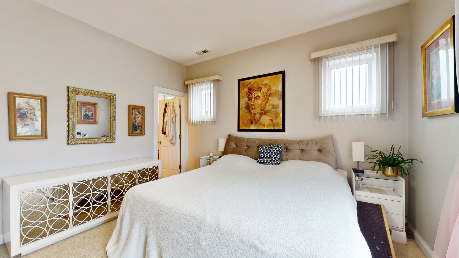 5605 N Miltimore Avenue Unit: 3N