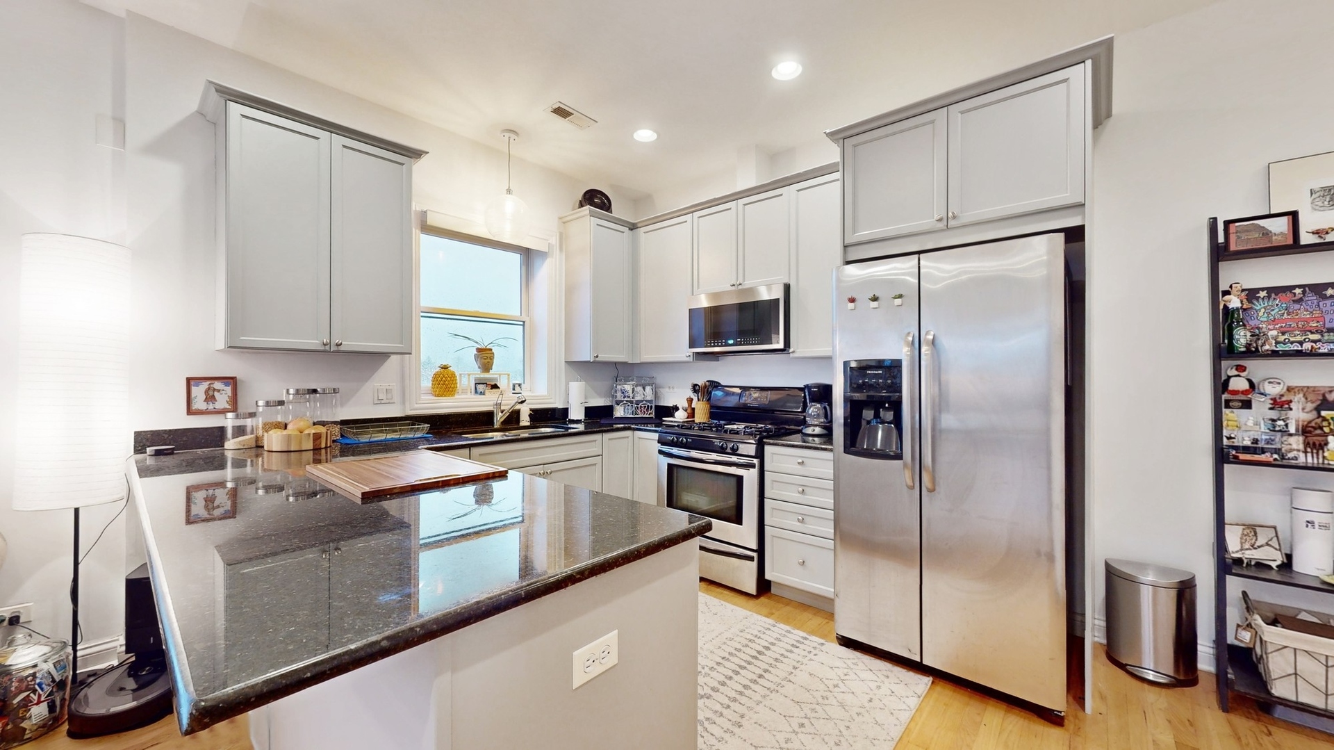 5605 N Miltimore Avenue Unit: 3N