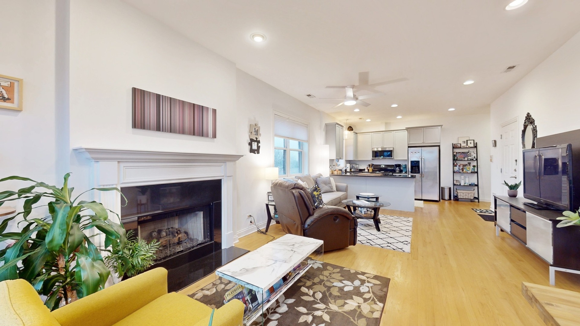 5605 N Miltimore Avenue Unit: 3N