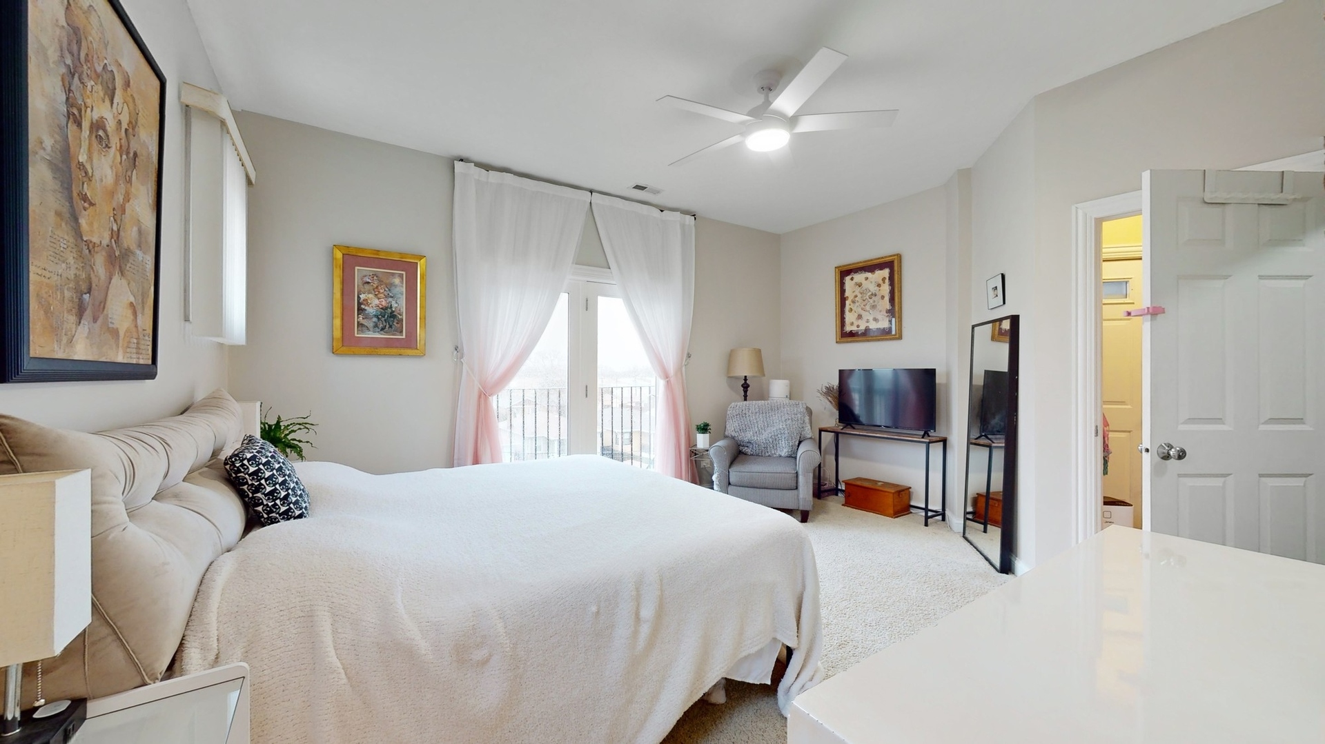 5605 N Miltimore Avenue Unit: 3N