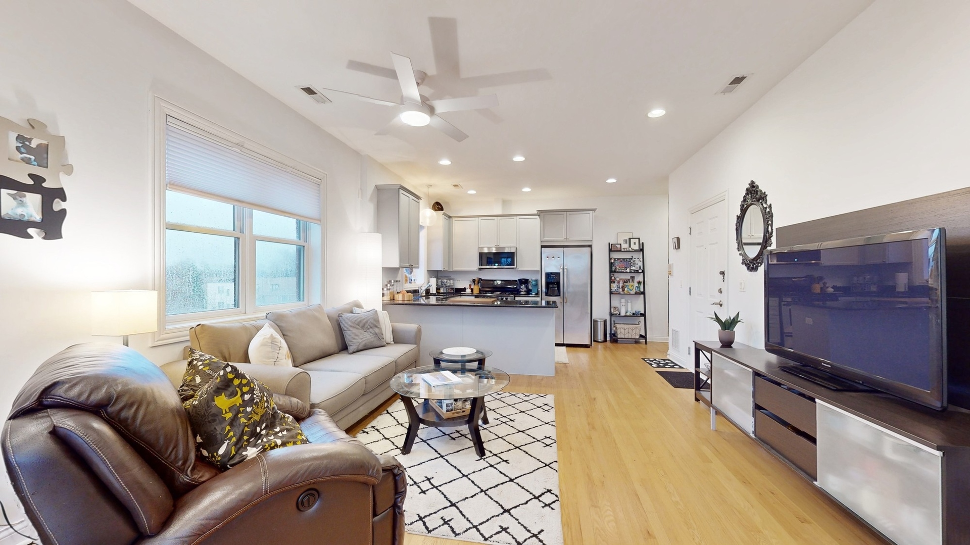 5605 N Miltimore Avenue Unit: 3N