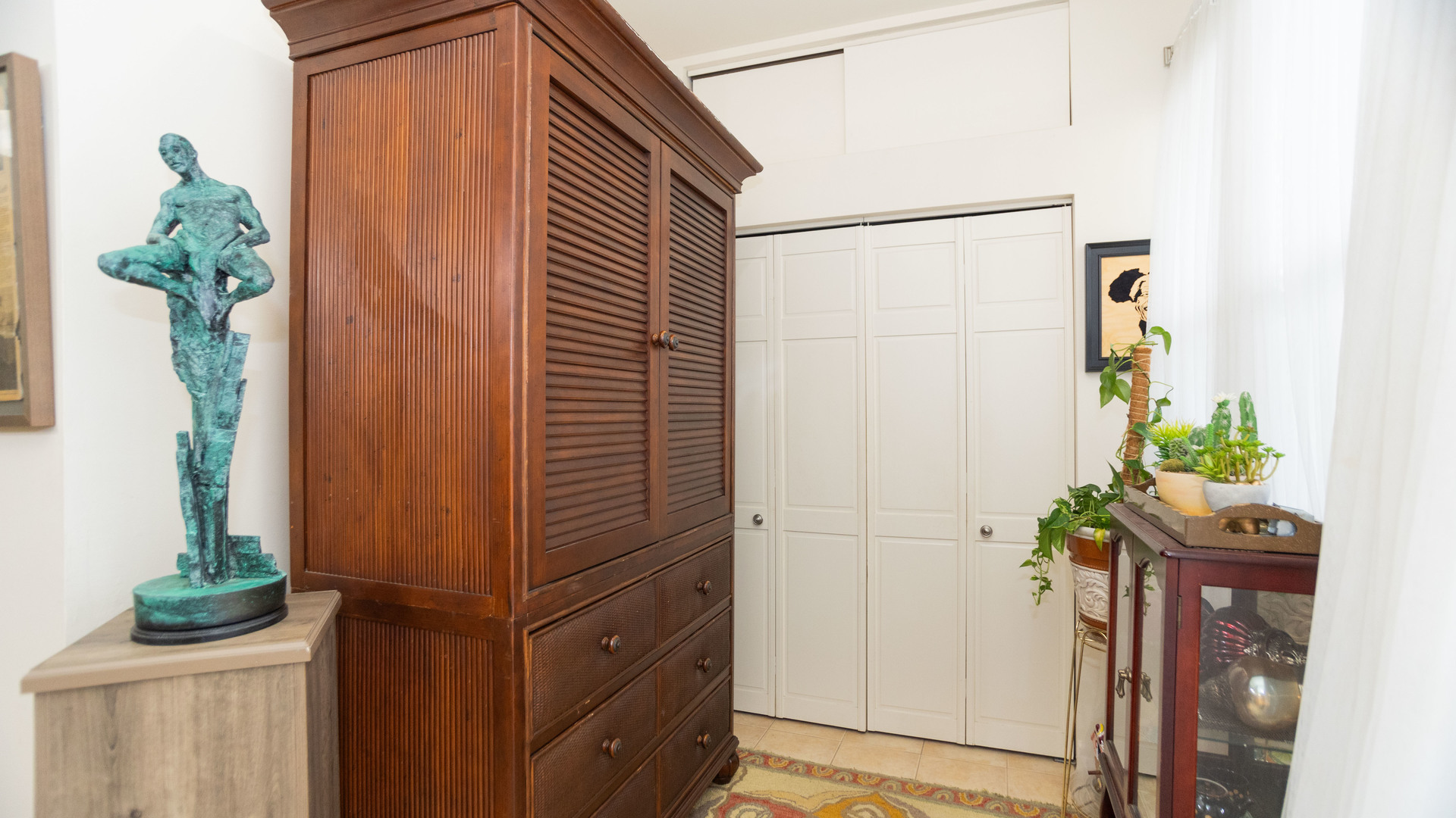 5639 N Kenmore Avenue Unit: 2