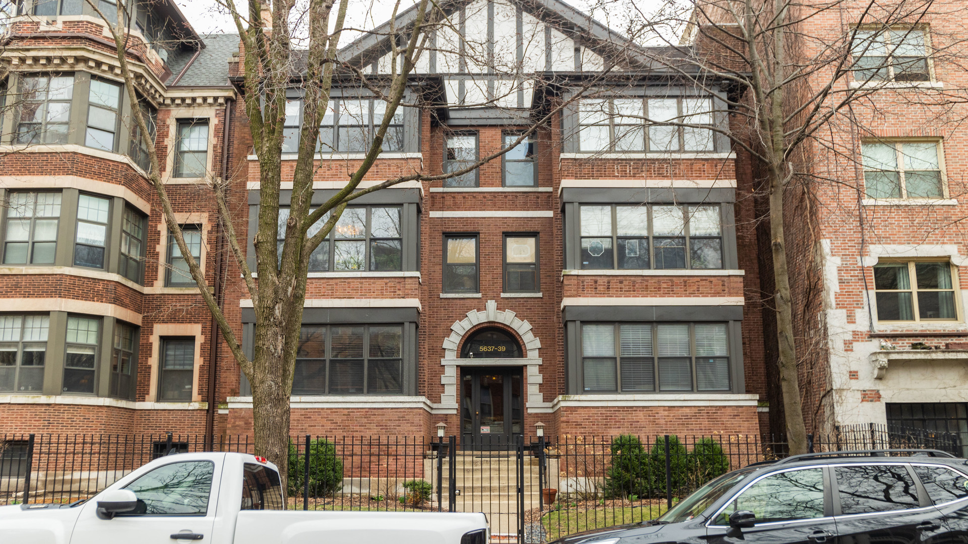 5639 N Kenmore Avenue Unit: 2