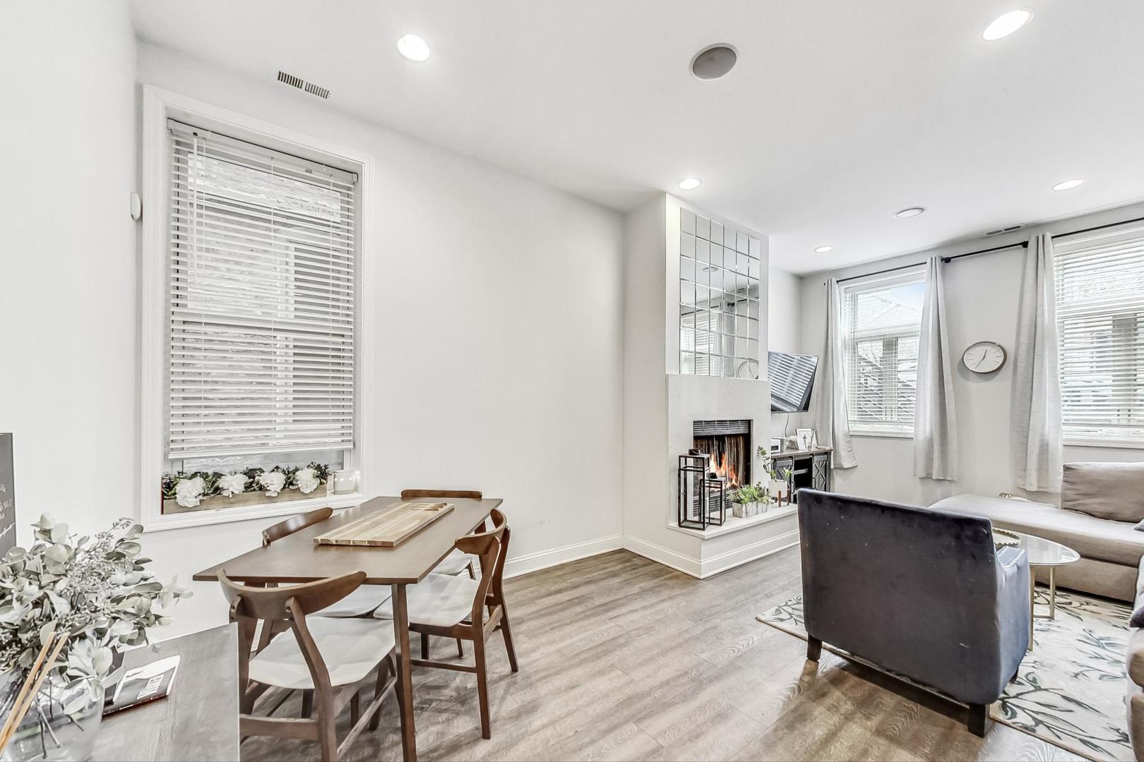 1537 N Bosworth Avenue Unit: 1