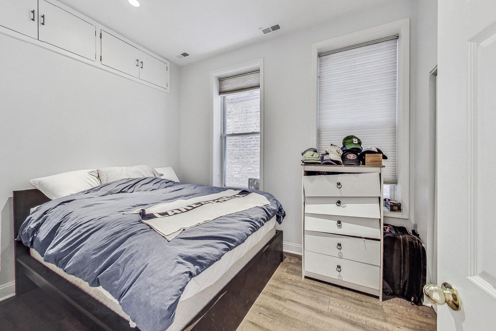 1537 N Bosworth Avenue Unit: 1