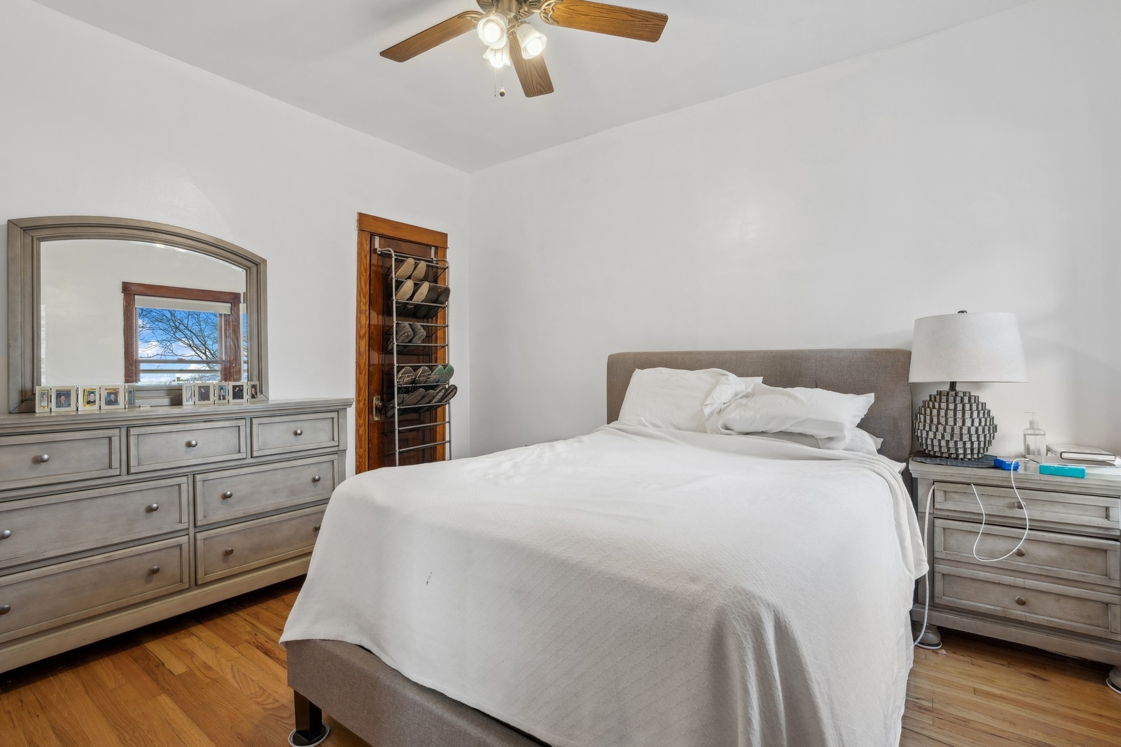 1010 N Oakley Boulevard