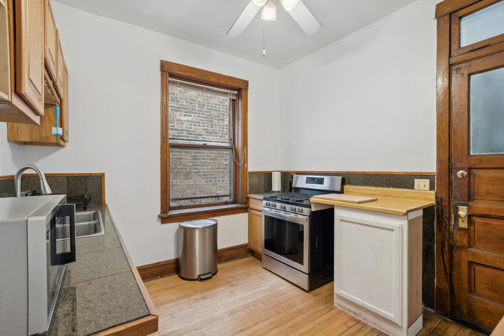 1010 N Oakley Boulevard