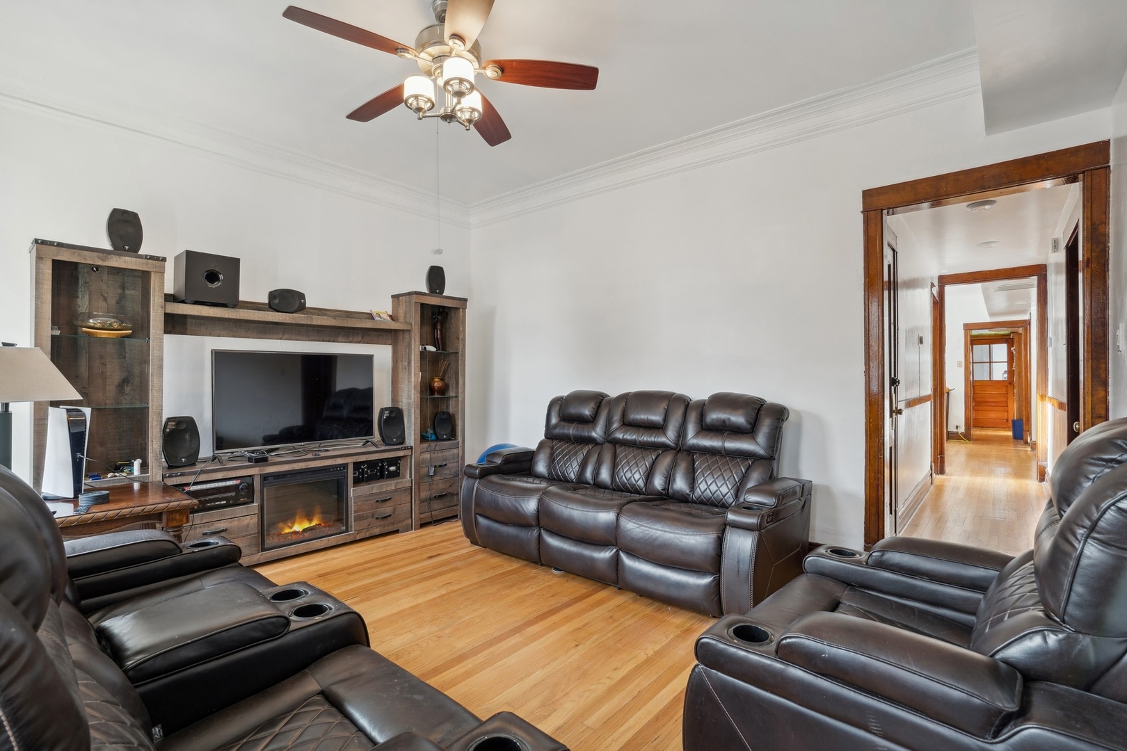 1010 N Oakley Boulevard