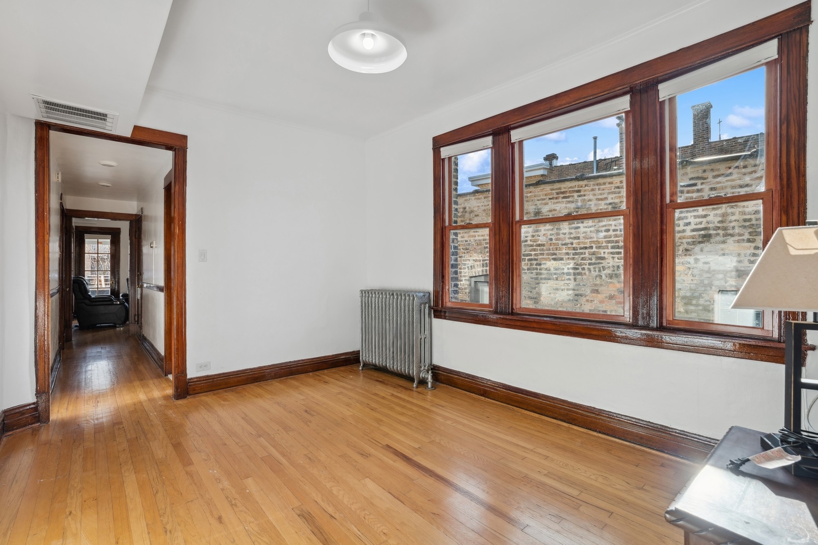 1010 N Oakley Boulevard