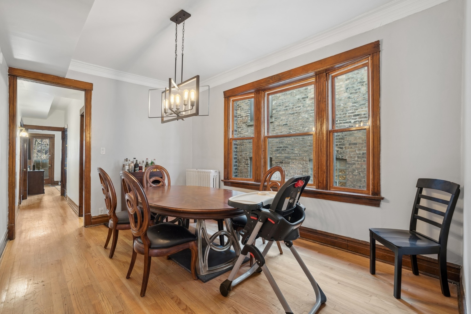 1010 N Oakley Boulevard