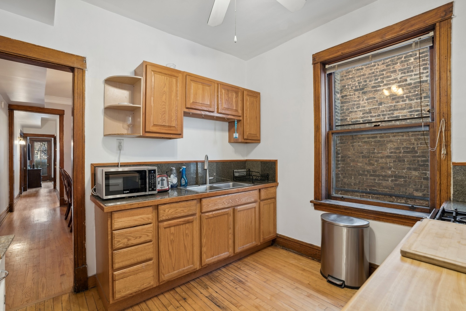 1010 N Oakley Boulevard