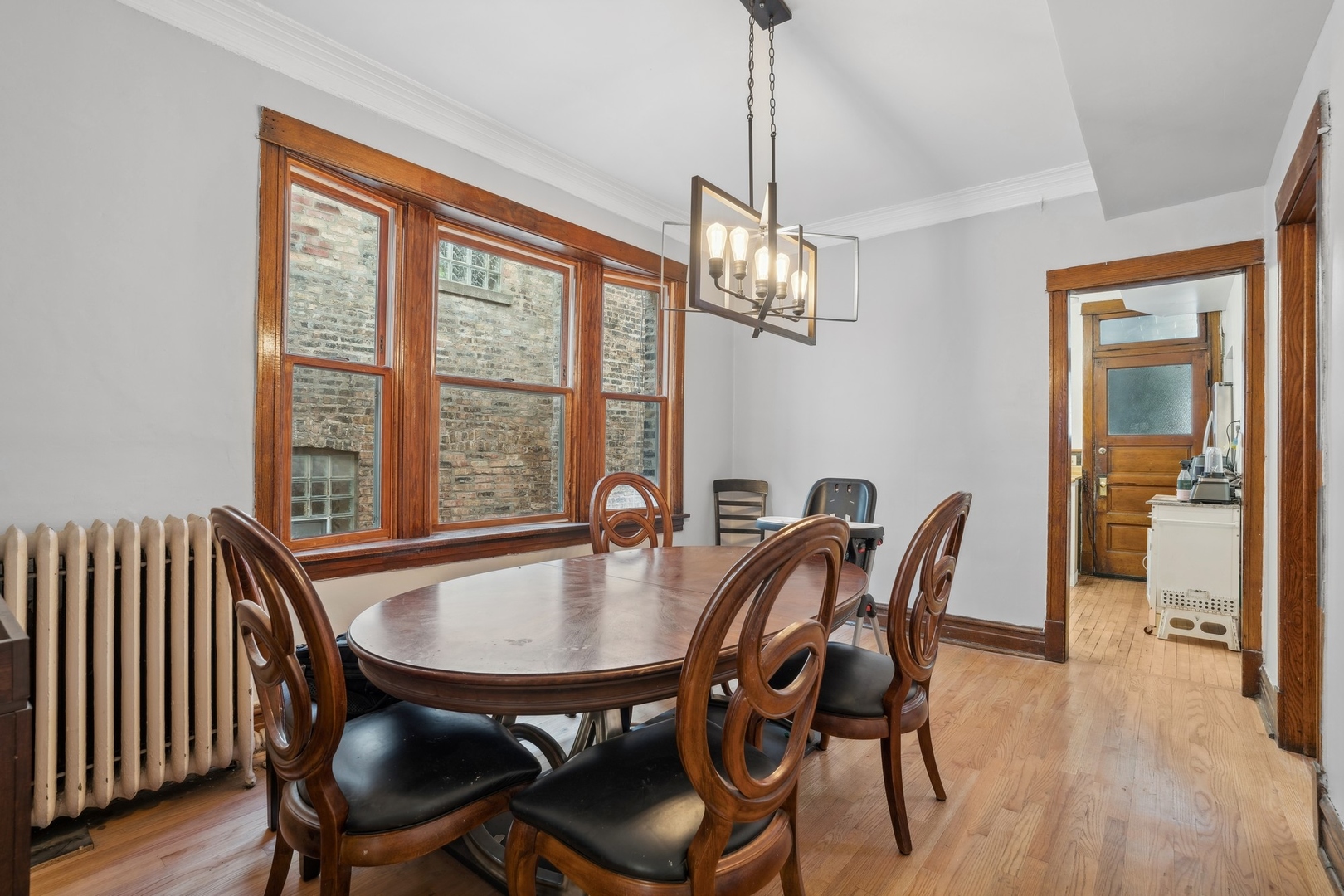 1010 N Oakley Boulevard