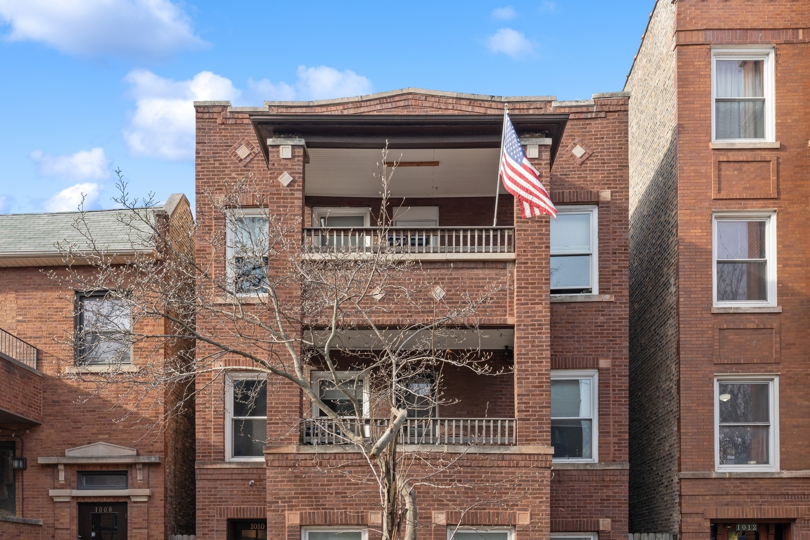 1010 N Oakley Boulevard