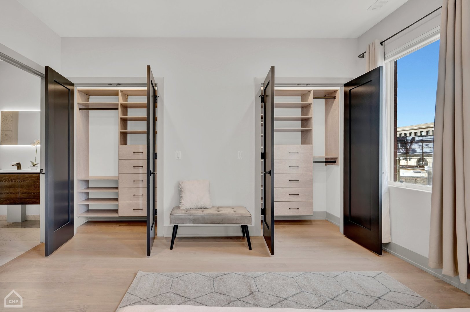 1232 N Bosworth Avenue Unit: 401