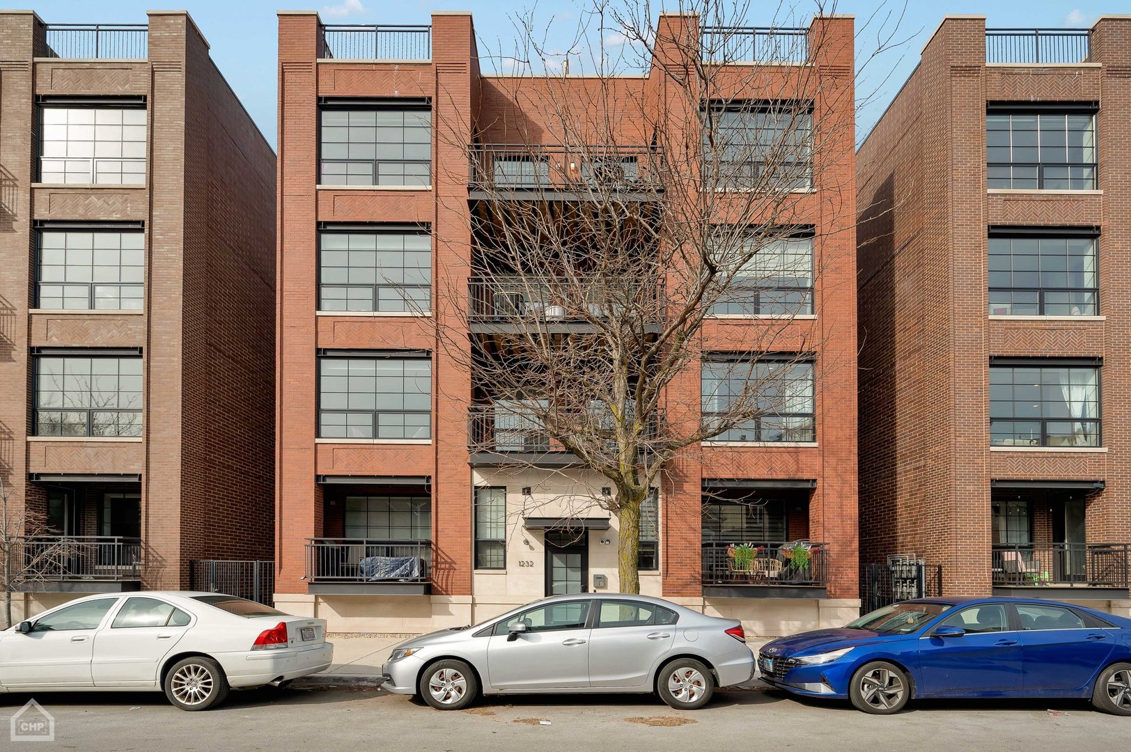 1232 N Bosworth Avenue Unit: 401