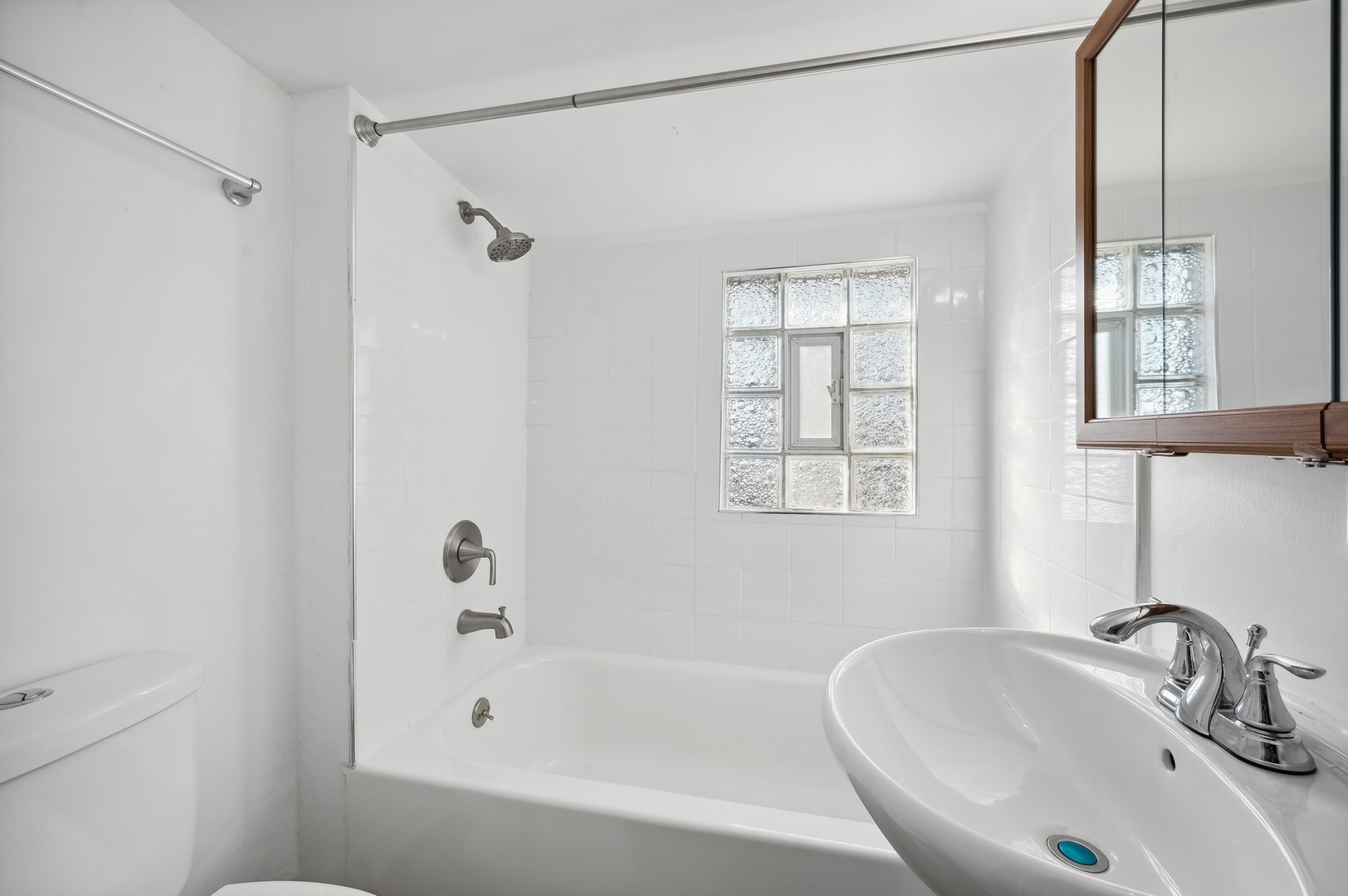 3621 N OVERHILL Avenue