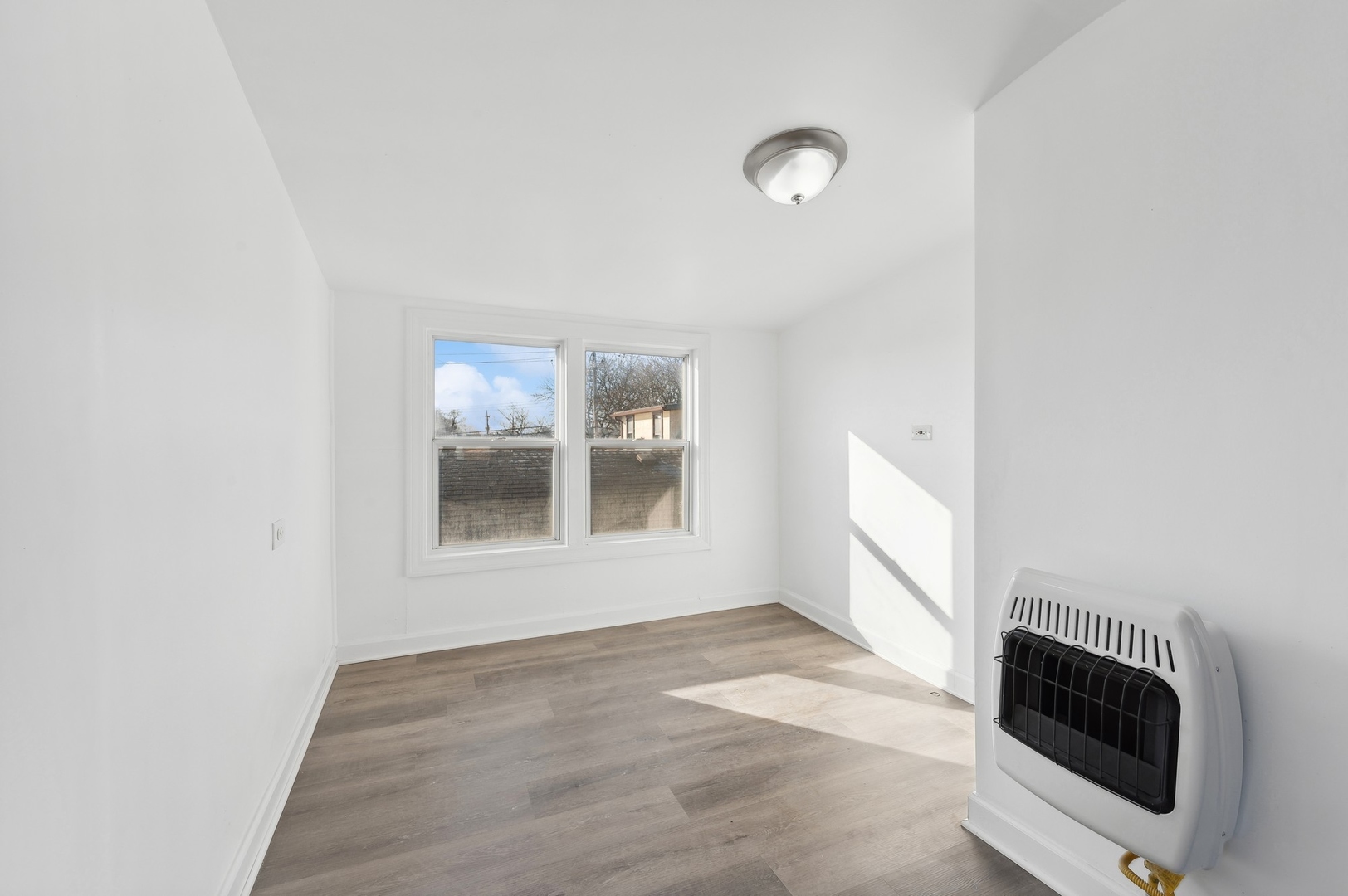 3621 N OVERHILL Avenue