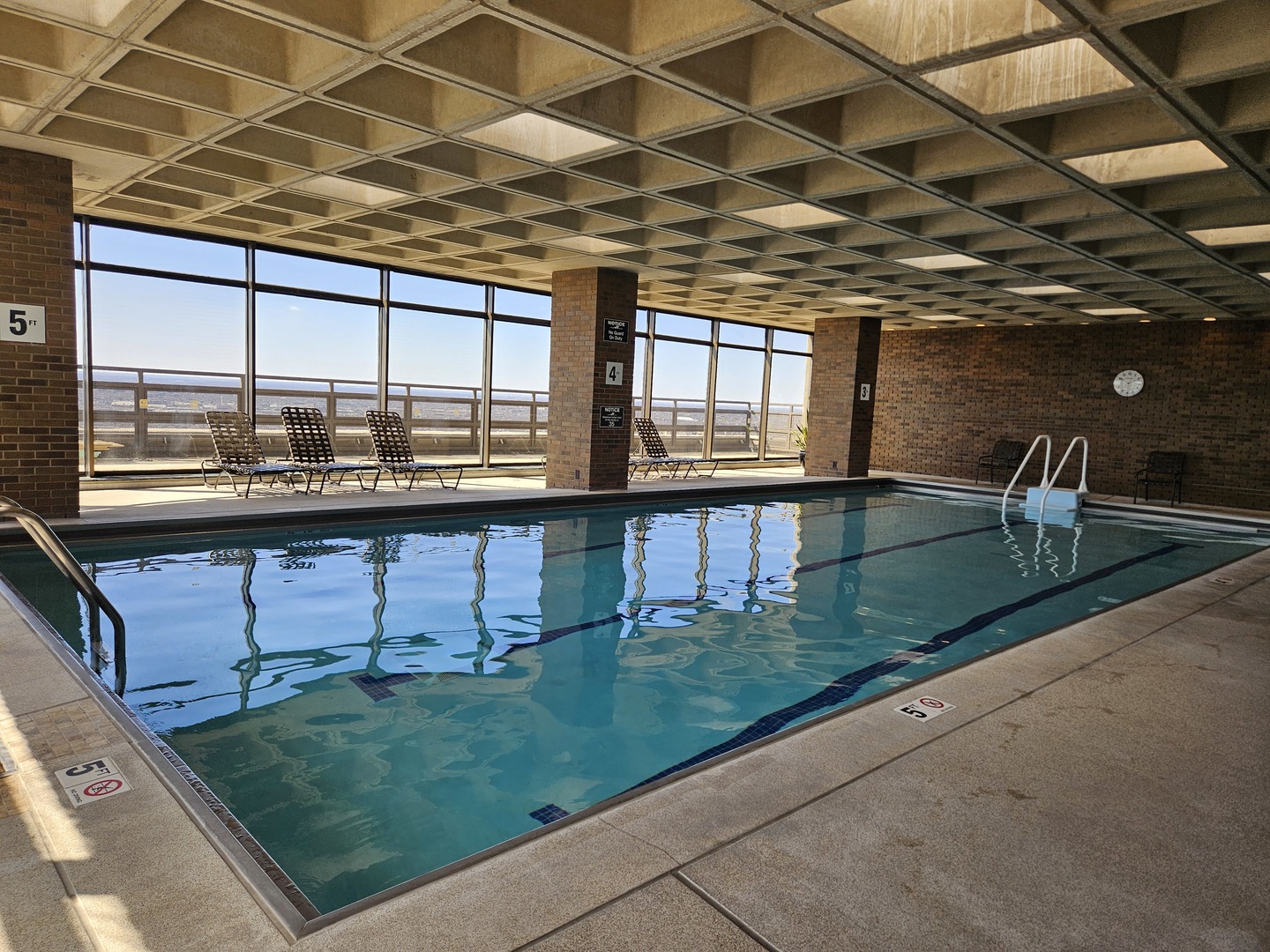 2650 N Lakeview Avenue Unit: 1610