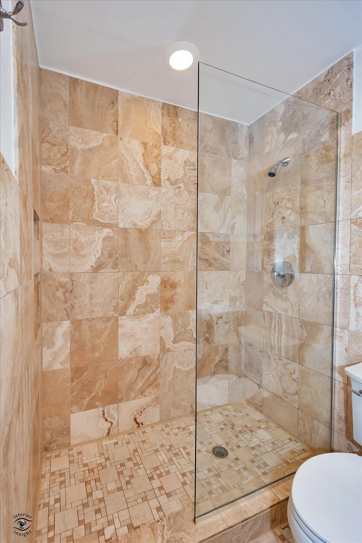 1916 N CLEVELAND Avenue Unit: A