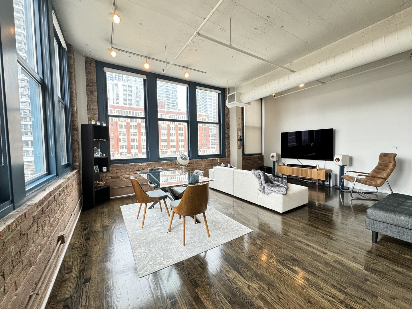 124 W Polk Street Unit: 307