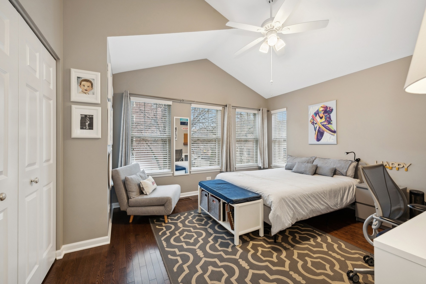 1502 N Mohawk Street