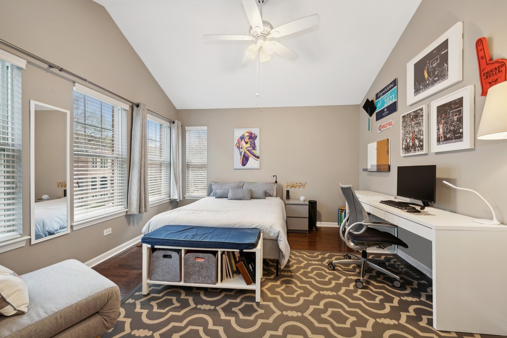 1502 N Mohawk Street