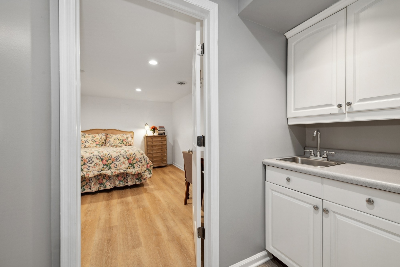 1502 N Mohawk Street