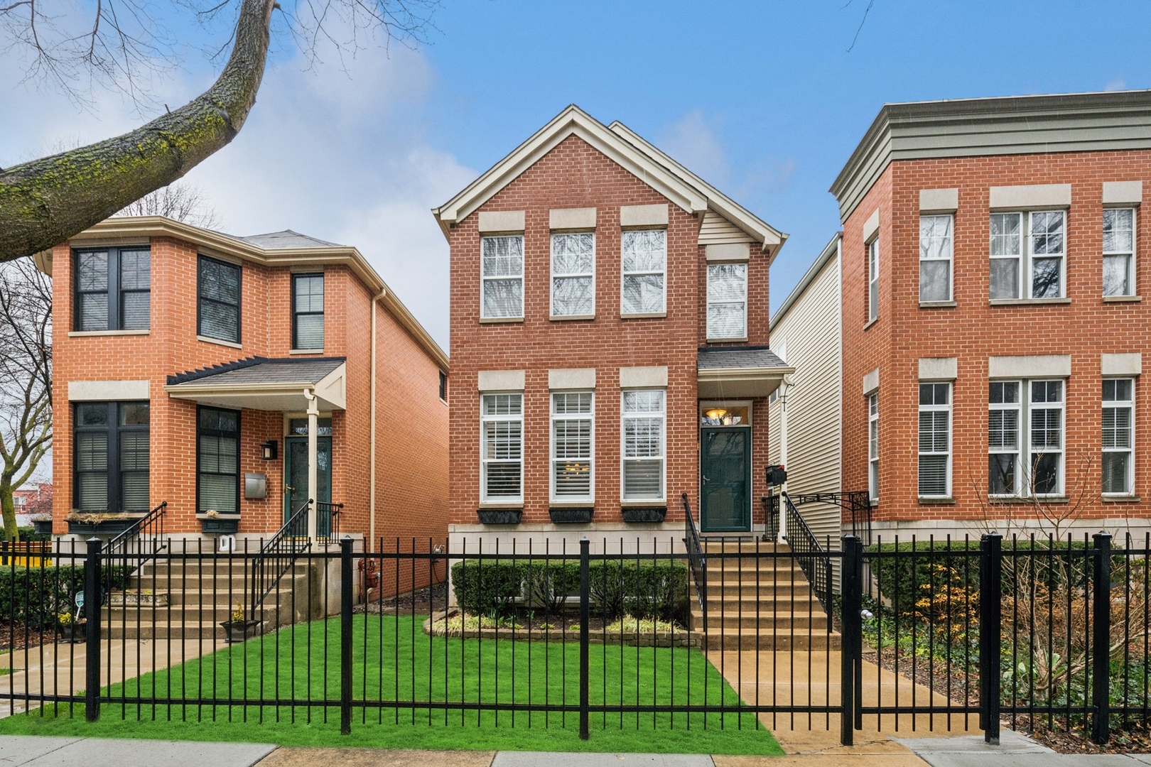 1502 N Mohawk Street