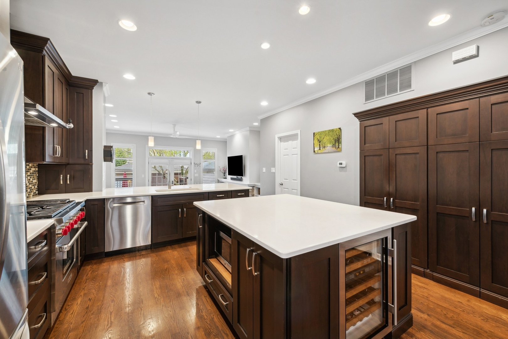 1502 N Mohawk Street