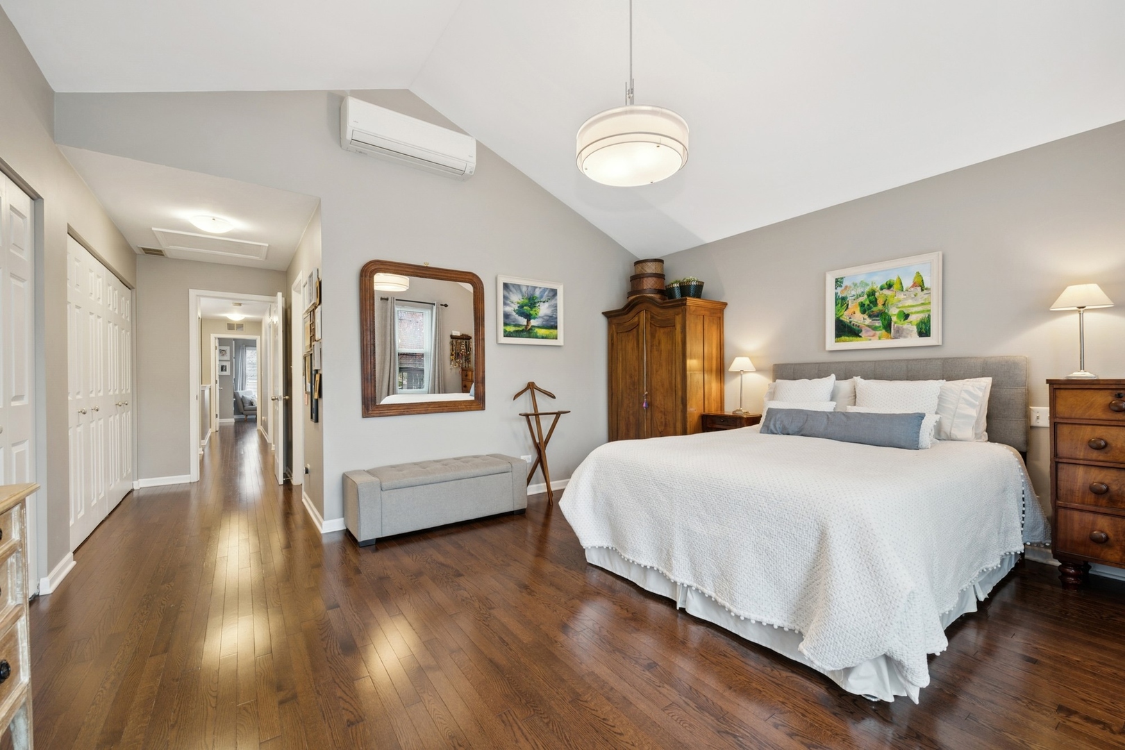 1502 N Mohawk Street