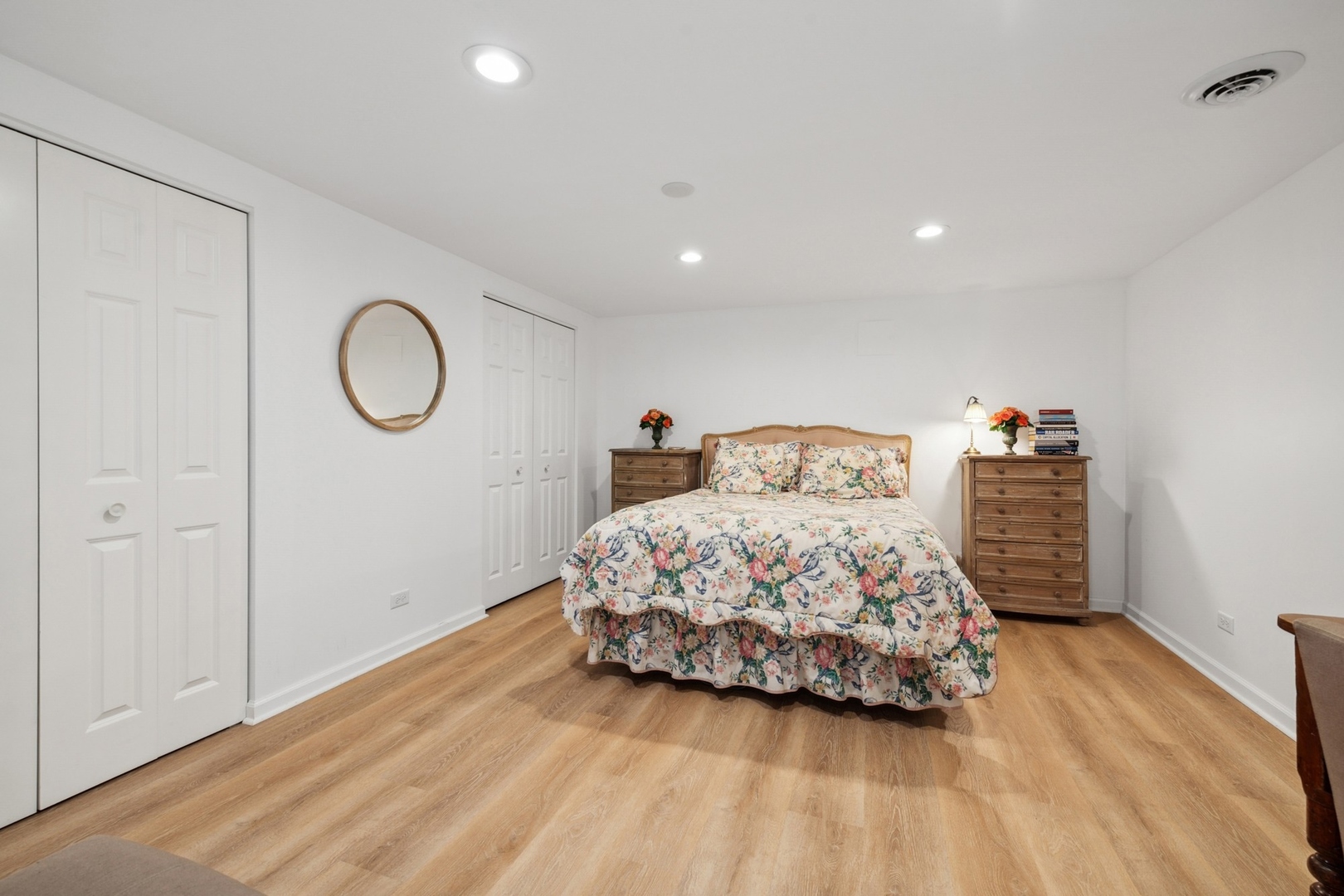 1502 N Mohawk Street