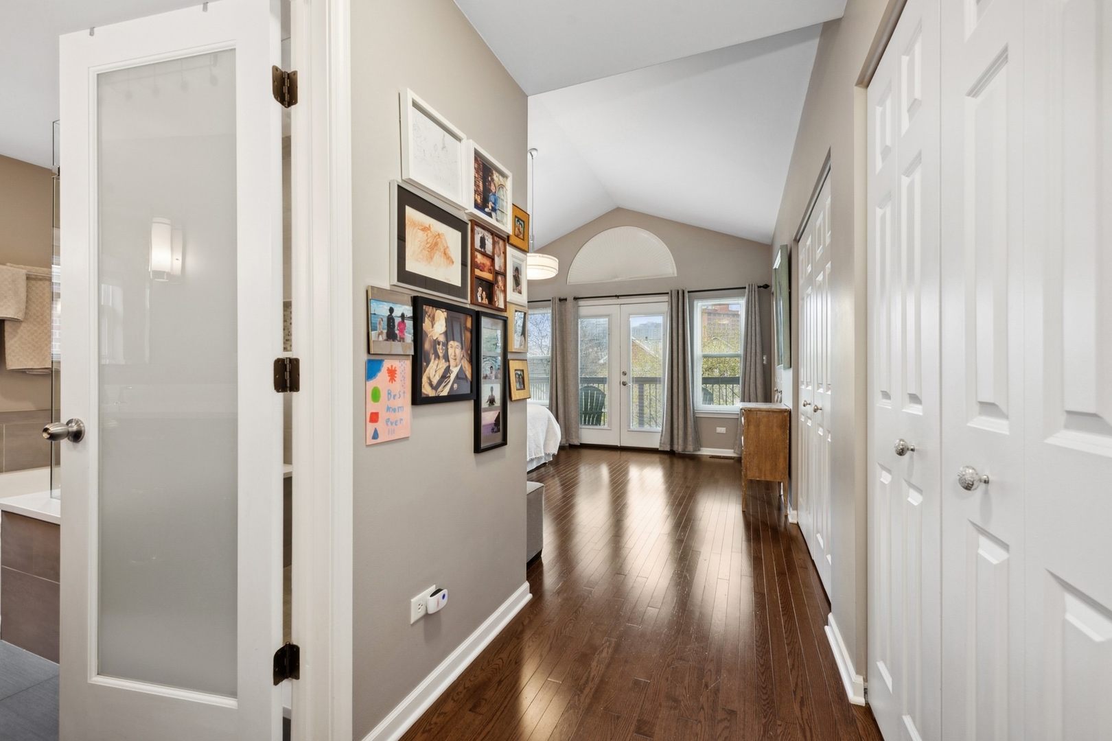 1502 N Mohawk Street