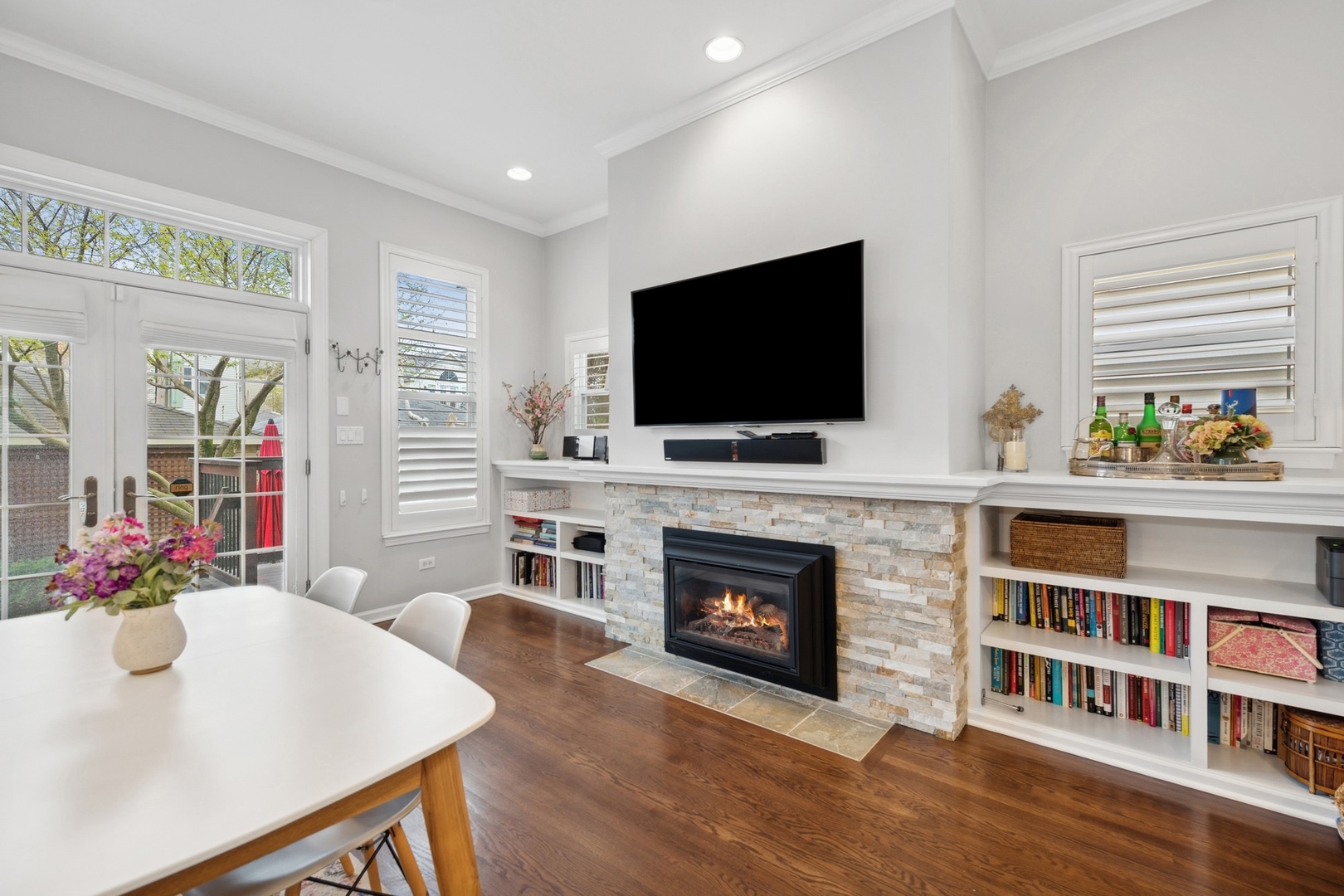 1502 N Mohawk Street