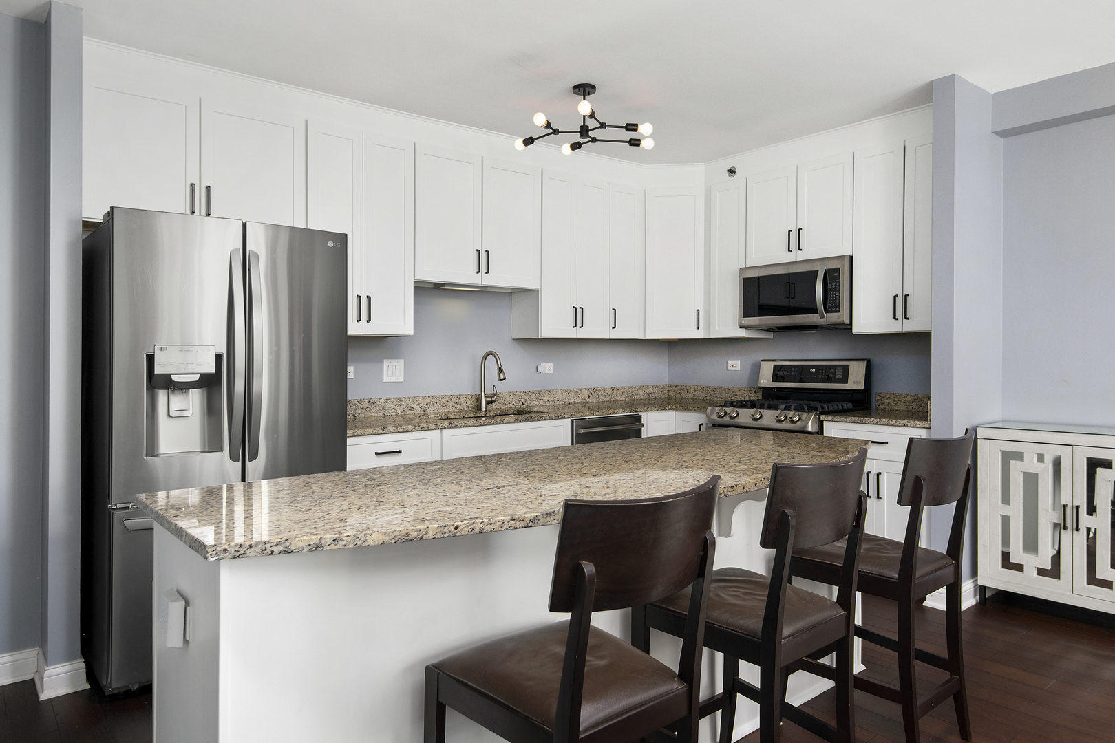 33 W ONTARIO Street Unit: 23H