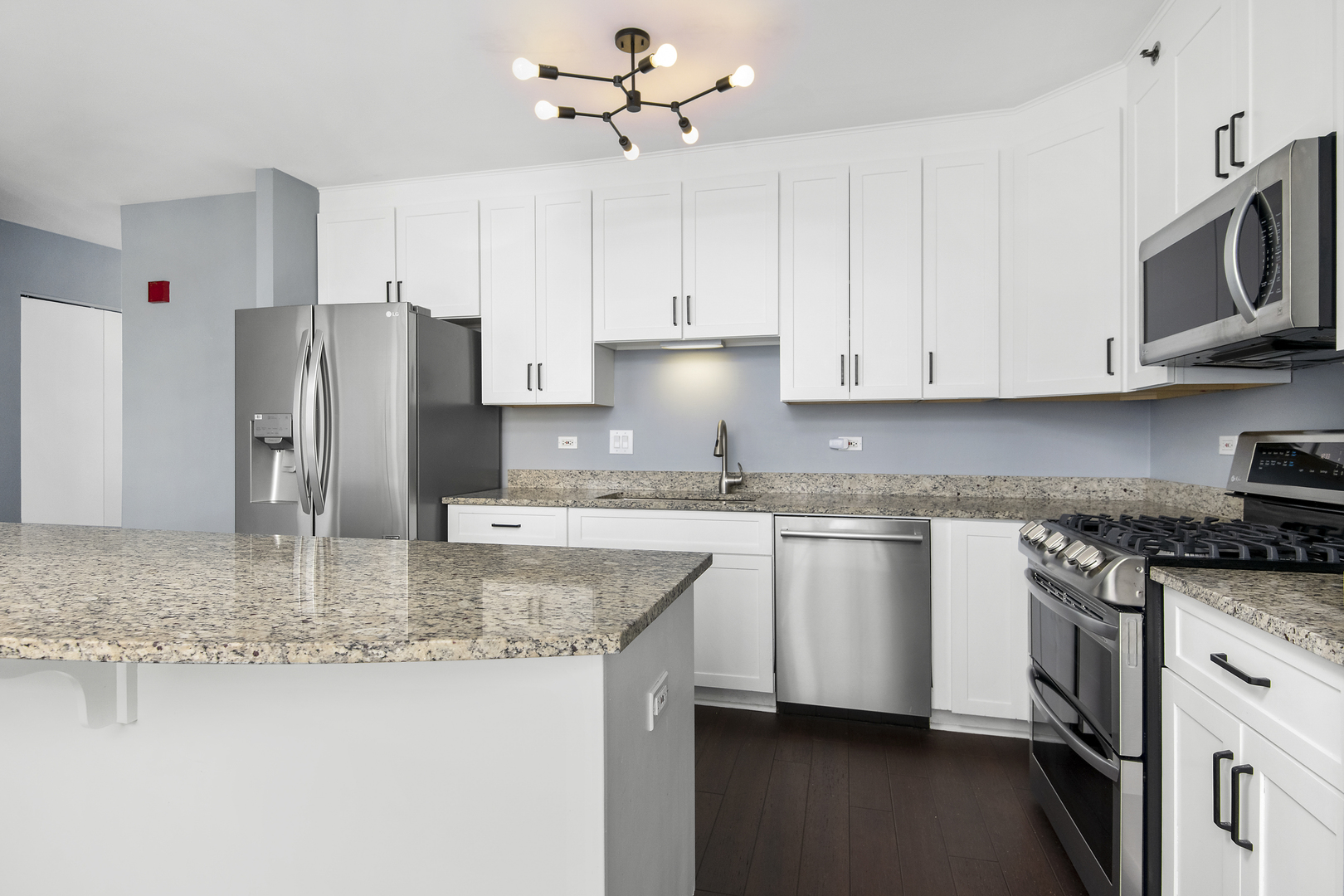 33 W ONTARIO Street Unit: 23H